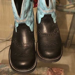 Justin cowgirl boots size 8